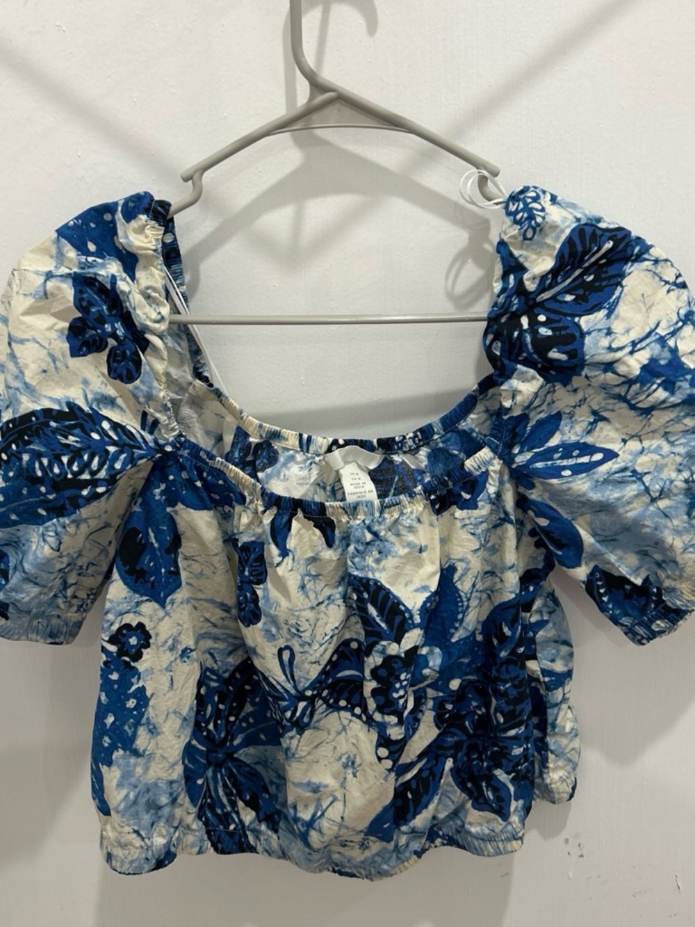 H&M Blue and Cream Floral Puff-Sleeve Top